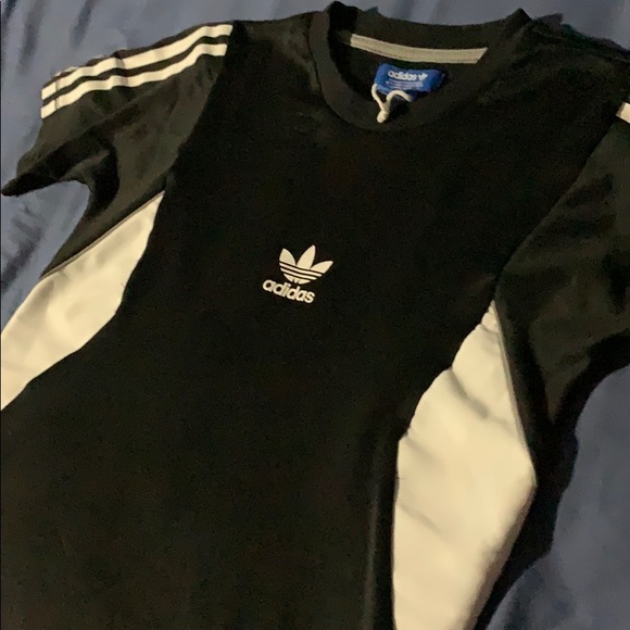 ADIDAS ORIGINALS T-Shirt. - Picture 6 of 6